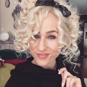 Meet your Posher, Leigh